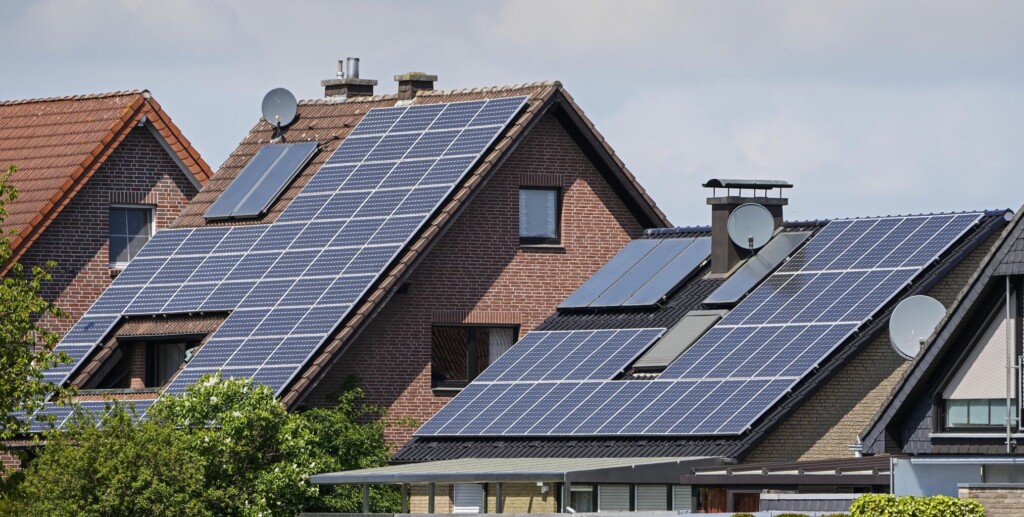 Report: Renewable Energy Surges, Driven By Solar Boom And High Fuel Prices