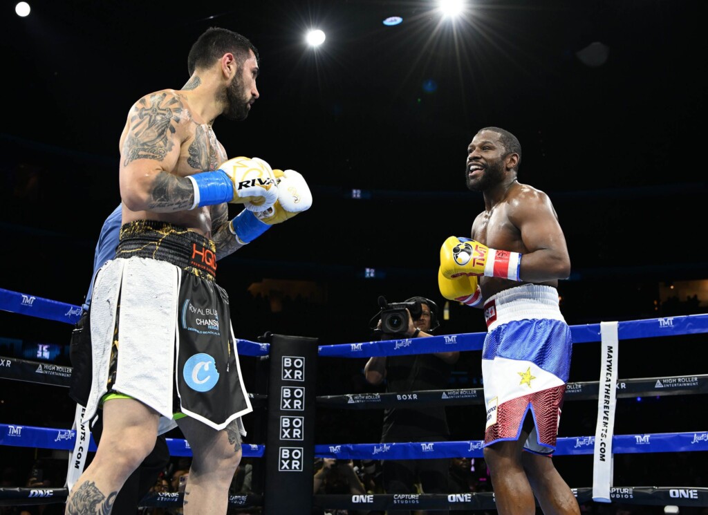 Floyd Mayweather’s Exhibition Fight Against ​​john Gotti Iii Ends In Mass Brawl