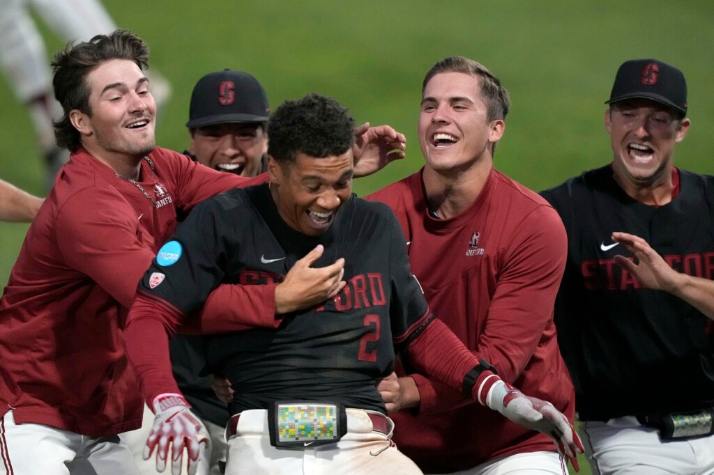 Stanford Returns To Cws, Tops Texas