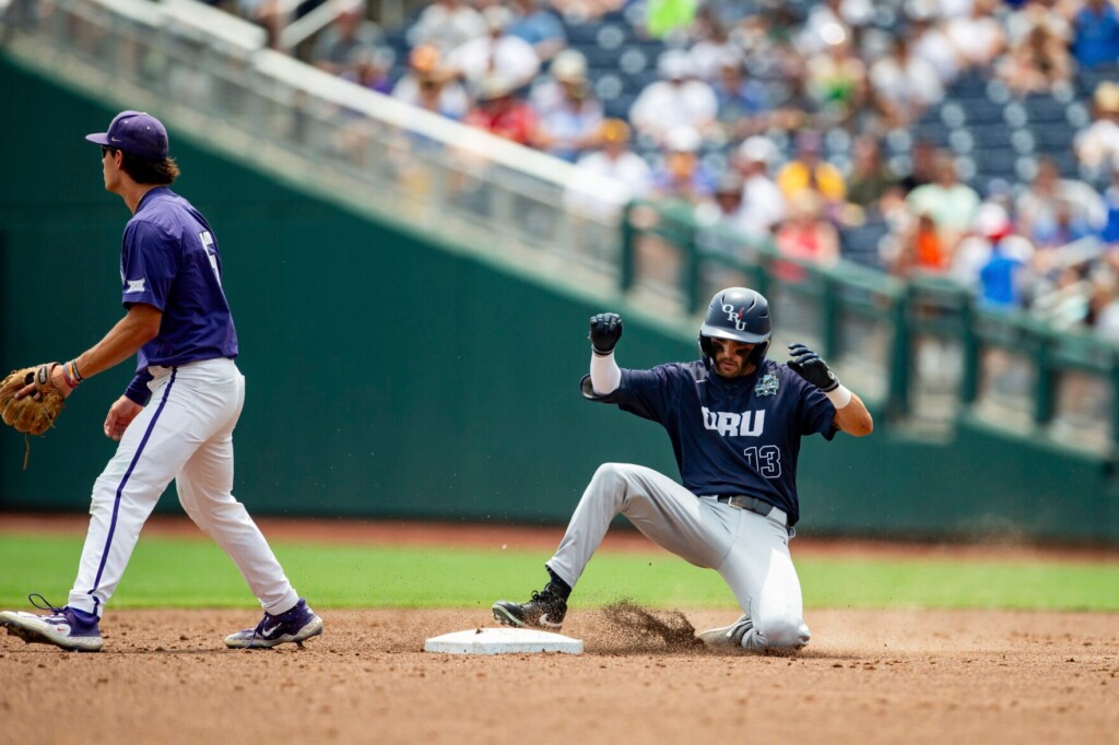 Oral Roberts Rallies In 9th To Beat Tcu In Cws Opener