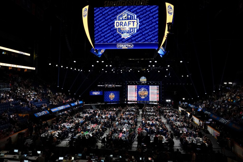 Nhl Draft Wraps Up With 11 Picks For Chicago, Dearth Of Trades