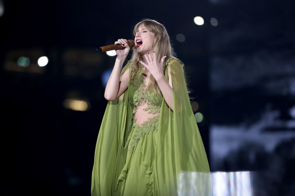 Taylor Swift Draws Record Breaking Crowd At Pittsburgh Stadium During Eras Tour Concert