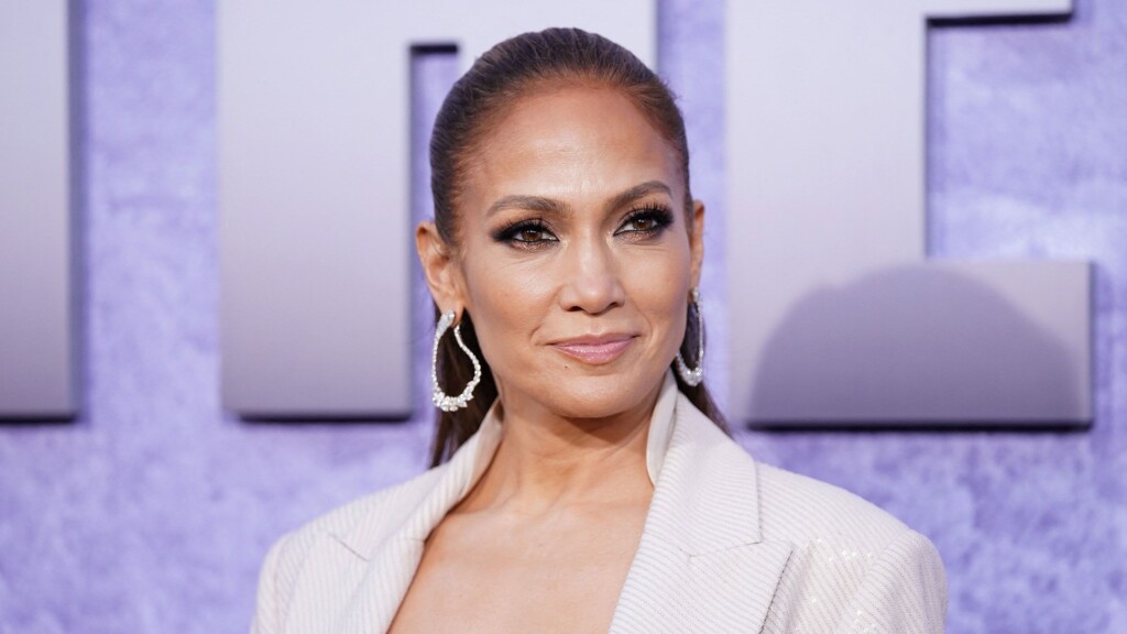 Jennifer Lopez Clarifies That She Does Drink ‘responsibly’ As The Owner Of A New Cocktail Brand