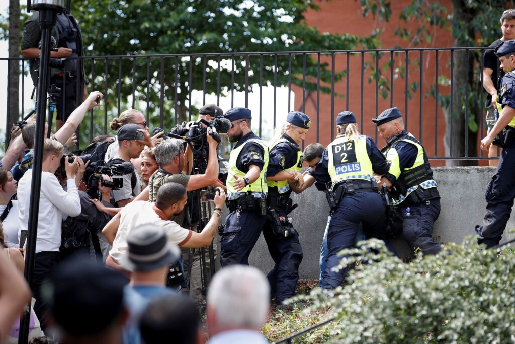 Sweden Allows Protest Burning Torahs And Bibles Outside Israeli Embassy