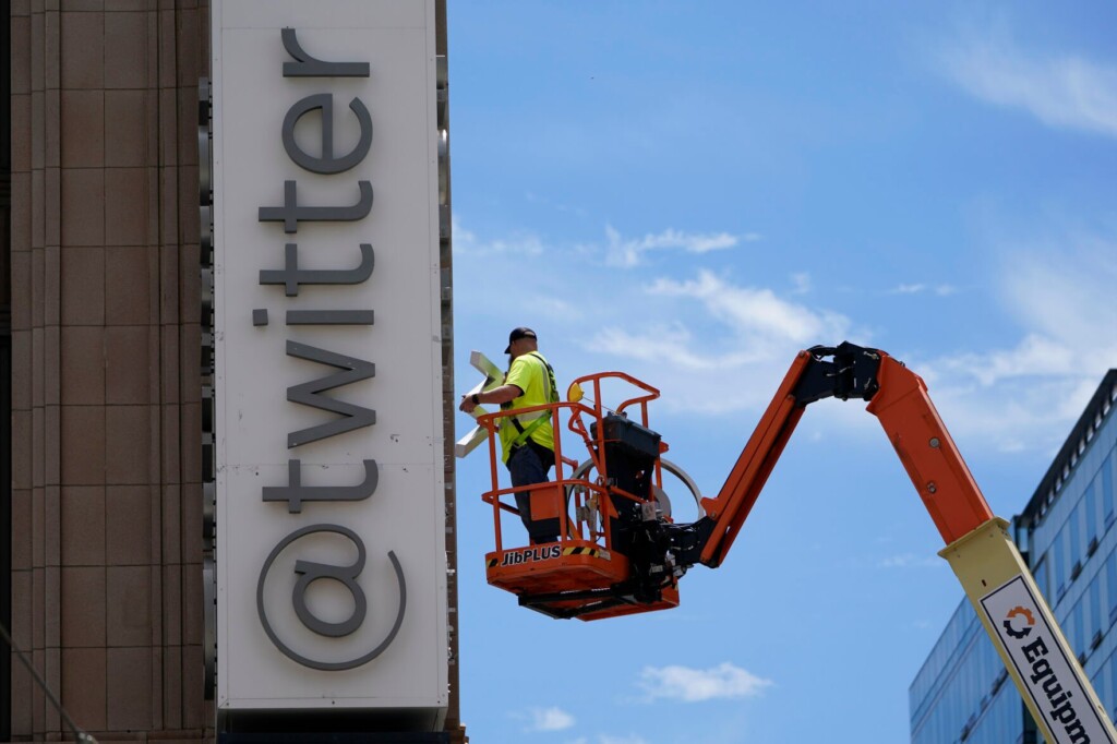 Elon Musk Wants To Turn Tweets Into ‘x’s’ — But Changing Language Not Quite So Simple