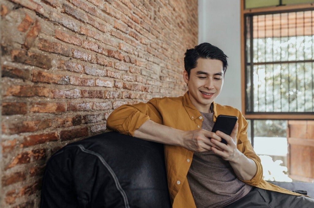 5 Tips To Keep Social Media From Spurring You To Overspend