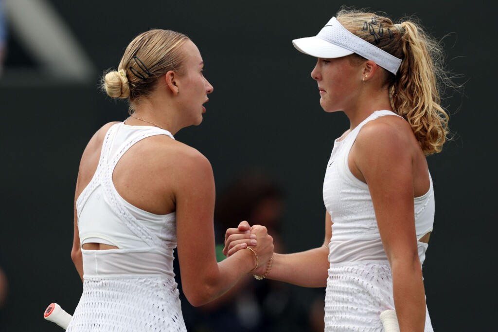 Wimbledon Umpire Asks Spectators Not To Uncork Champagne Bottles During Serves
