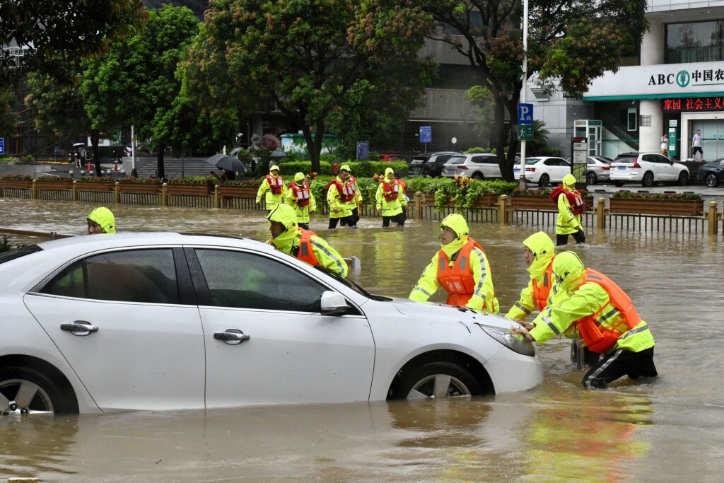 Typhoon Doksuri Brings Heavy Rain To North China, Rainfall Alert Issued For Beijing
