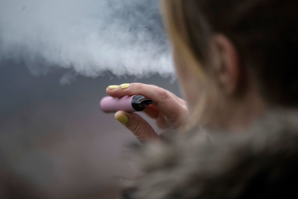 Over 1 In 10 Young Adults Regularly Use E Cigarettes, Cdc Report Says