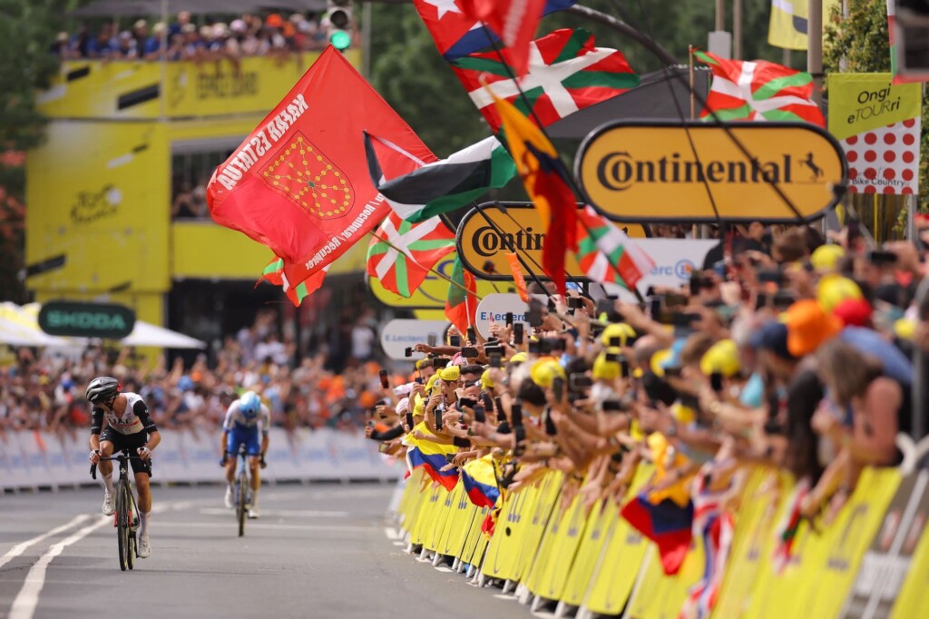 Adam Yates Beats Twin Brother To Win Opening Stage Of The Tour De France