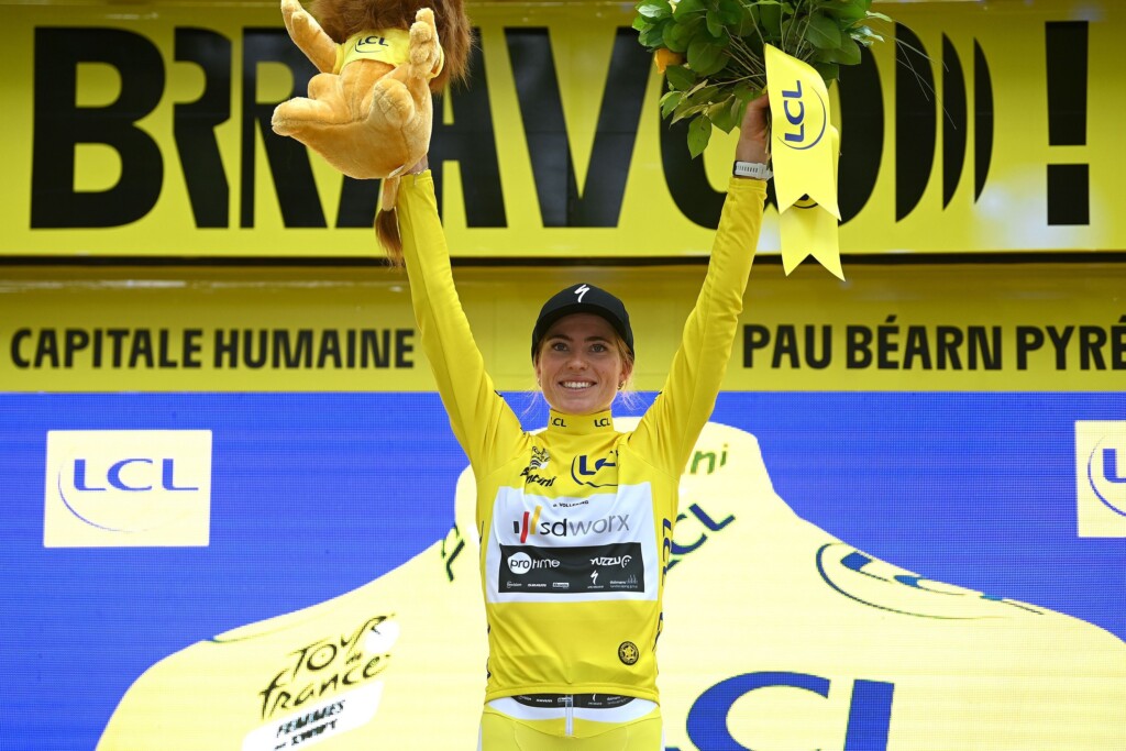 Demi Vollering Seals Tour De France Femmes Title As Her Team Dominates Race
