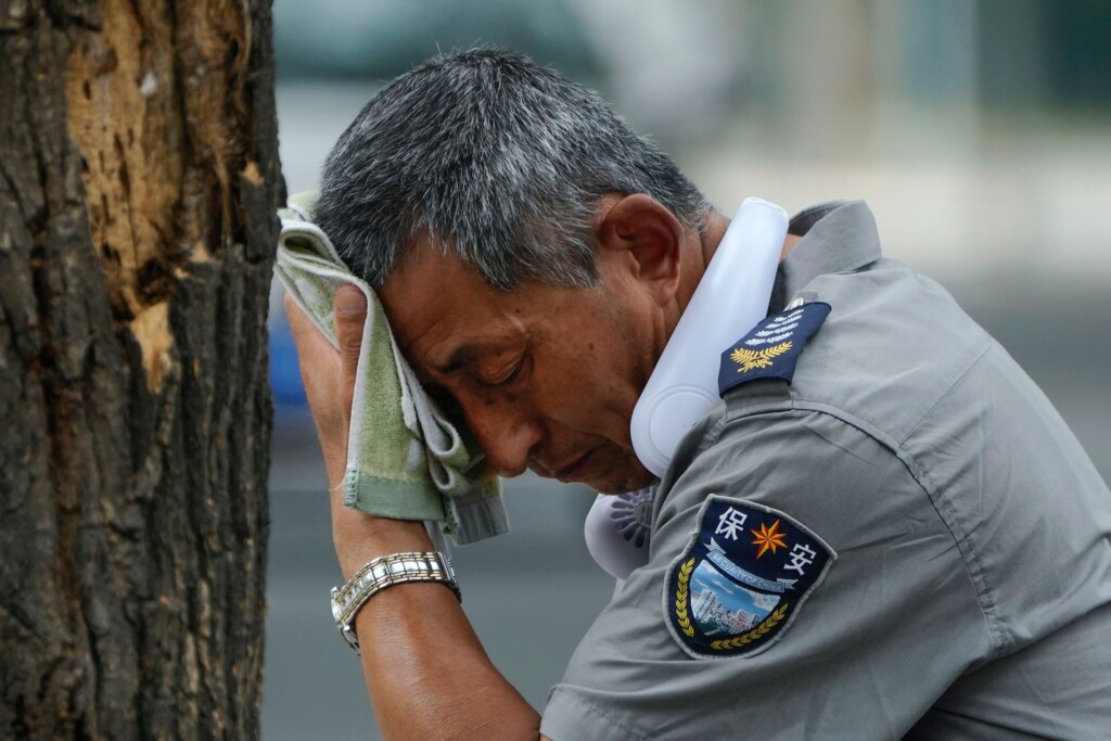 The Planet Is Getting Hotter Fast. This Is What Happens To Your Body In Extreme Heat