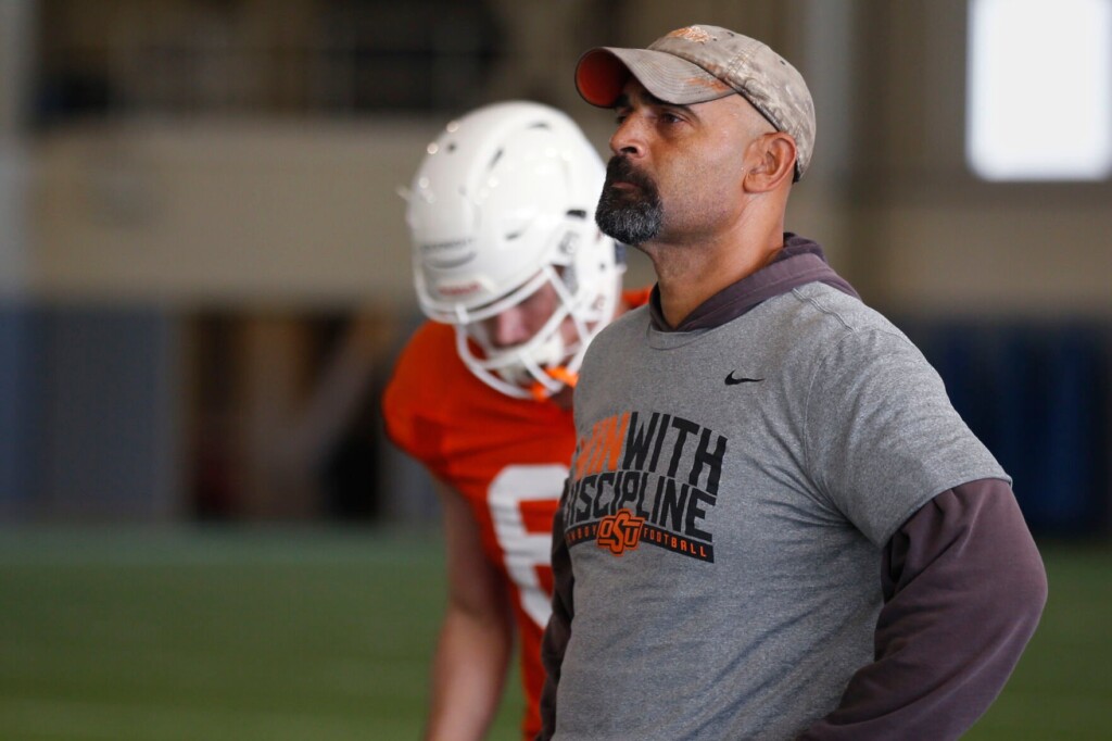 Black Ocs Remain Rare Even As Major College Football Coaching Staffs Diversify