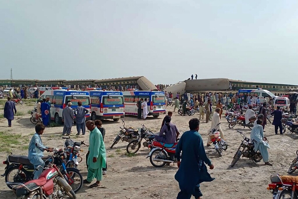 At Least 15 Killed, 40 Injured After Train Derails In Pakistan