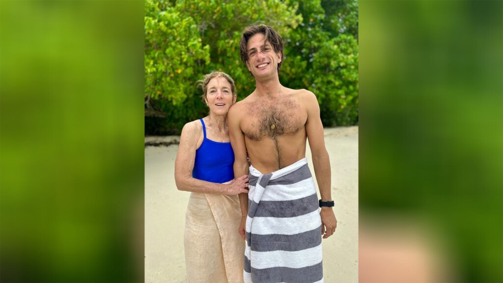 Caroline Kennedy Recreates Her Father Jfk’s Heroic World War Ii Swim