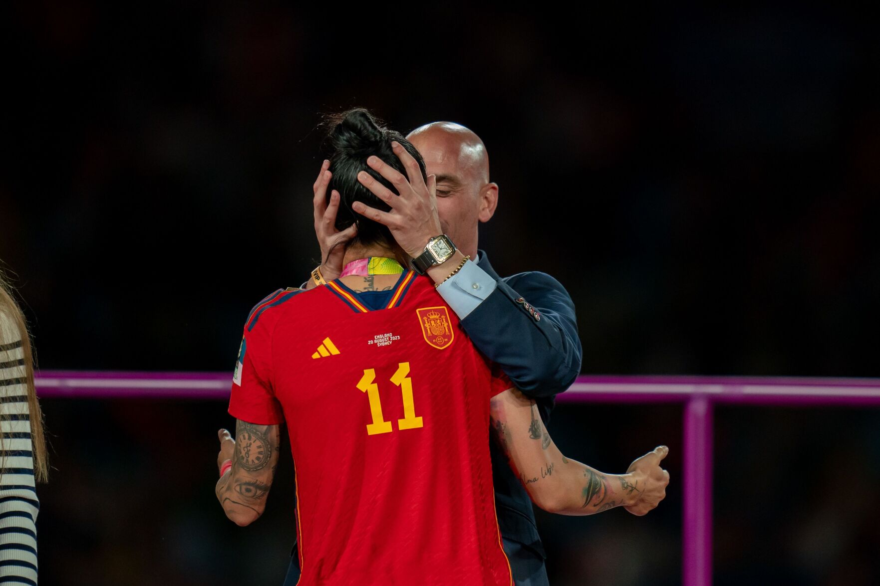 <p>Luis Rubiales kisses Jennifer Hermoso during the medal ceremony following Spain's 1-0 win over England.</p>