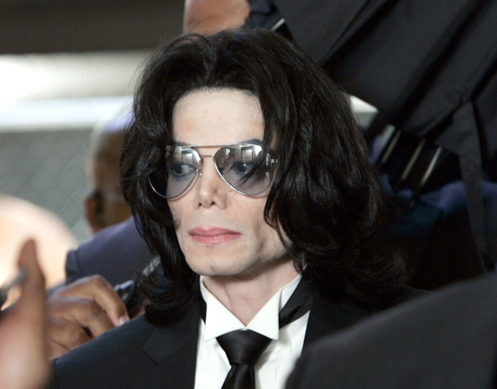 Michael Jackson: Sexual Abuse Cases Against Star’s Estate Can Be Revived, Court Docs Show