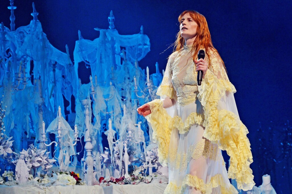 Singer Florence Welch Reveals She Had Life Saving Emergency Surgery