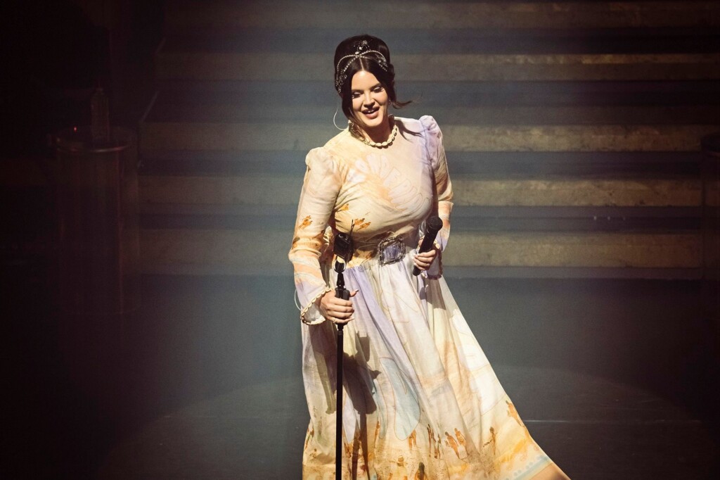 Lana Del Rey Is Going On A Limited Tour