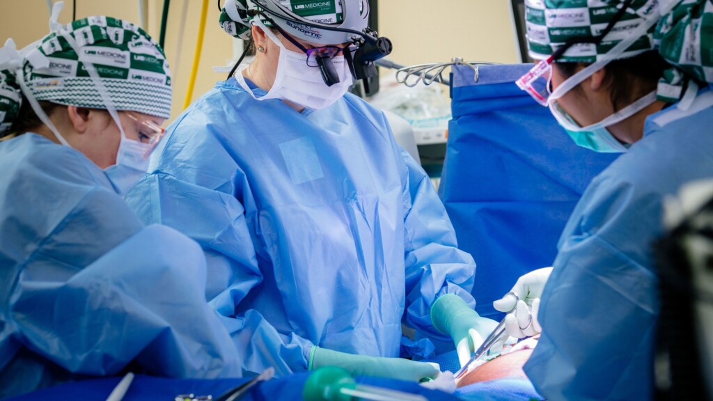 Two Research Teams Detail Advancements In Transplanting Pig Kidneys To Humans, Marking Key Steps On Path To Clinical Trials
