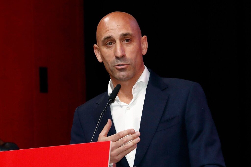 Spanish Prosecutors Open Investigation Into Soccer Chief Luis Rubiales Over Unwanted Kiss