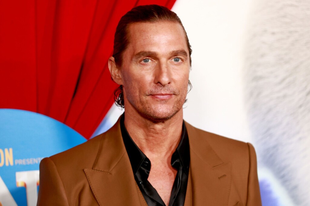 Matthew Mcconaughey Is Sponsoring A Flight With Supplies For Maui Fire Survivors