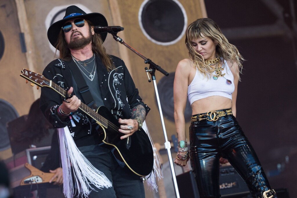 Miley Cyrus And Dad Billy Ray Cyrus Have ‘wildly Different’ Relationships With Fame