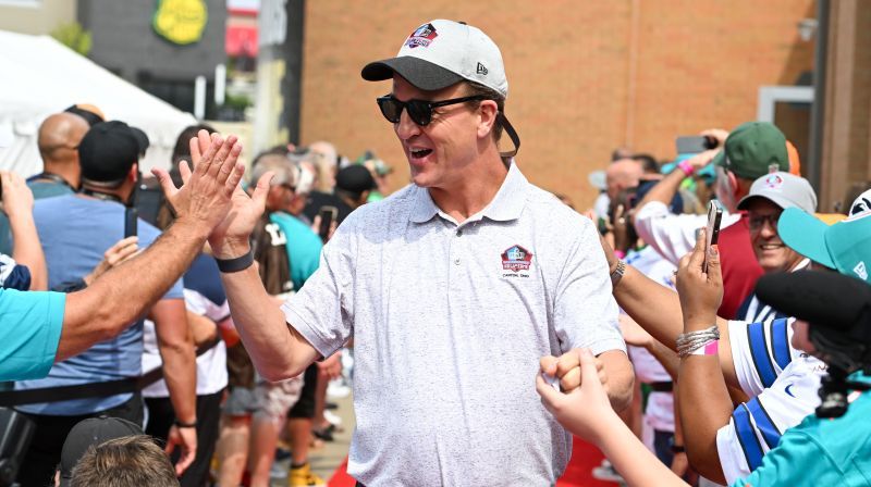 Peyton Manning Returns To The University Of Tennessee As A Professor