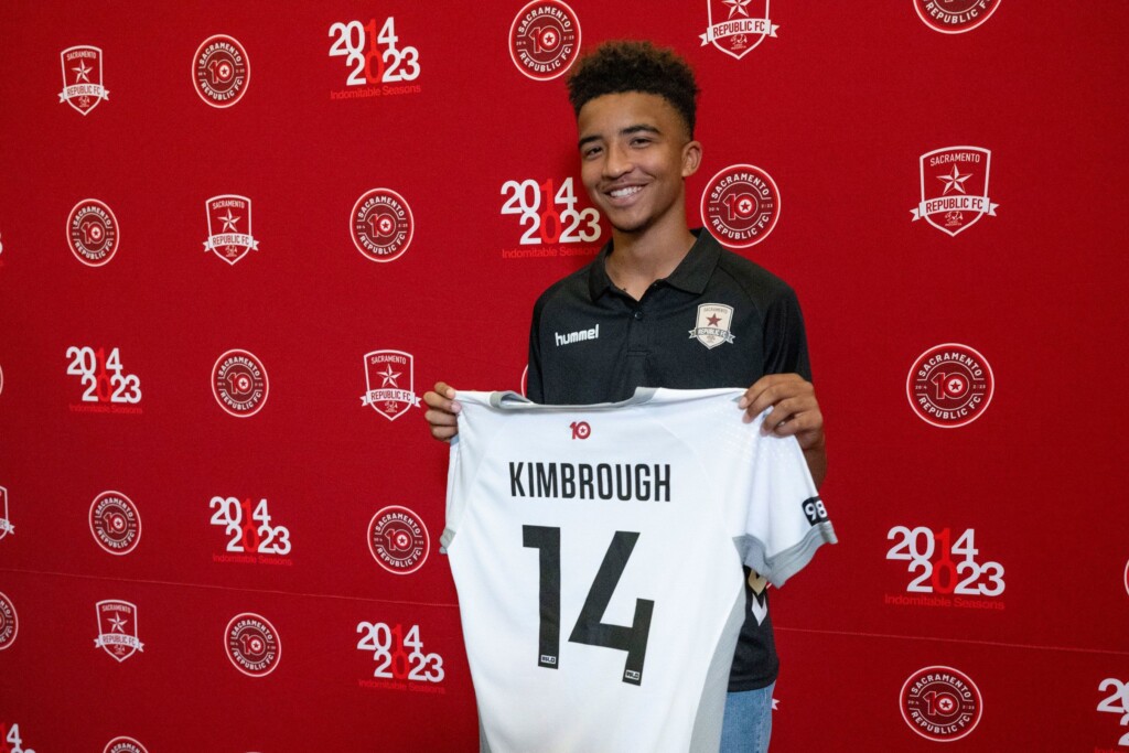 Soccer Player Da’vian Kimbrough, 13, Becomes Youngest Professional Athlete In Us Team Sports History