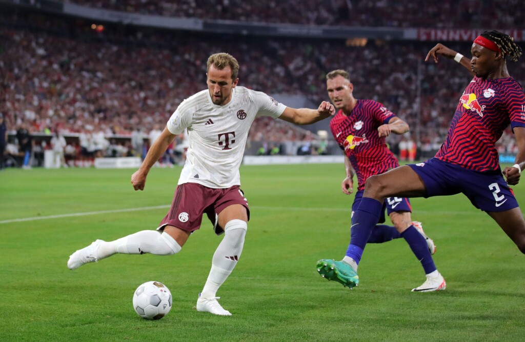 Harry Kane Makes Bayern Munich Debut In 3 0 German Super Cup Loss
