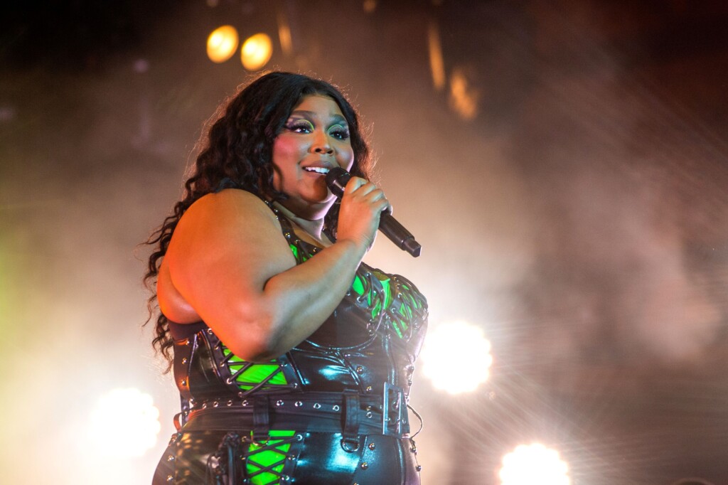 Lizzo’s Dance Crews Express Support For Her Amid Lawsuit