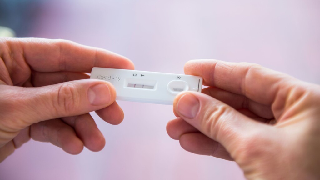 As A Summer Wave Of Covid 19 Hits The Us, Questions About Vaccines, Quarantine And Testing Are Back