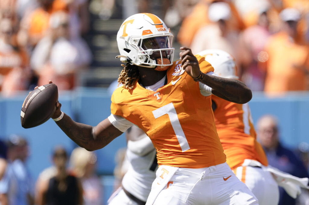 Tennessee Routs Virginia In Season Opener
