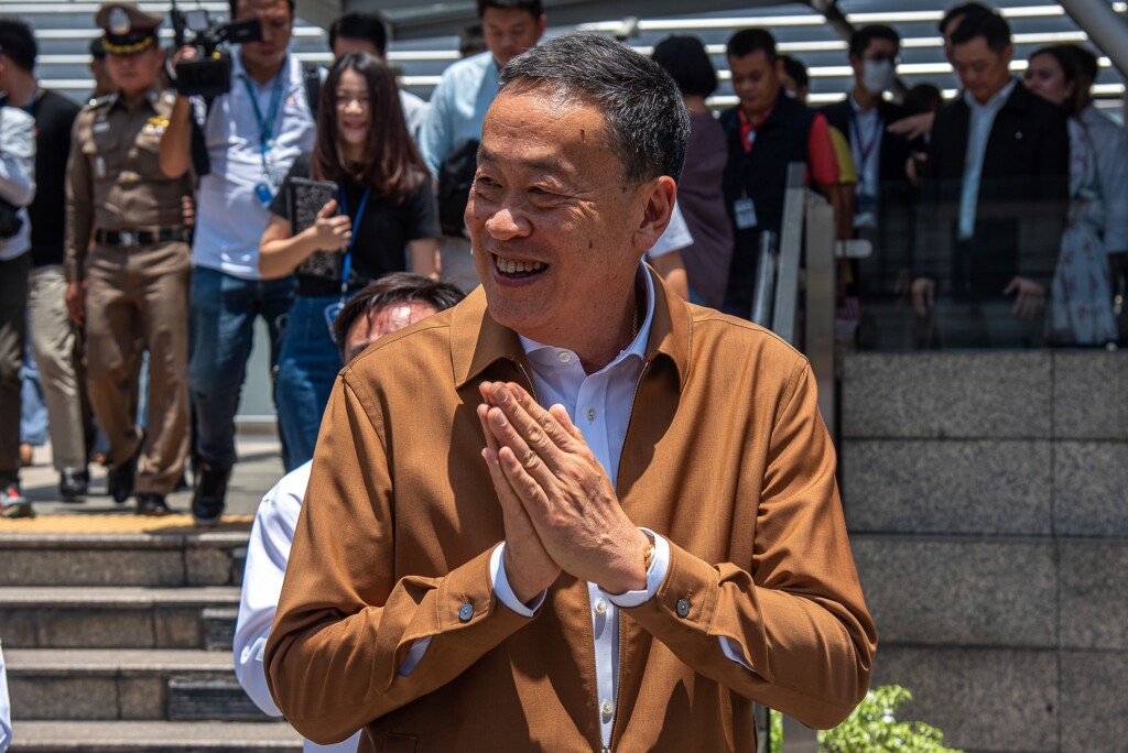 Thai King Approves New Cabinet, Ending Months Of Political Deadlock