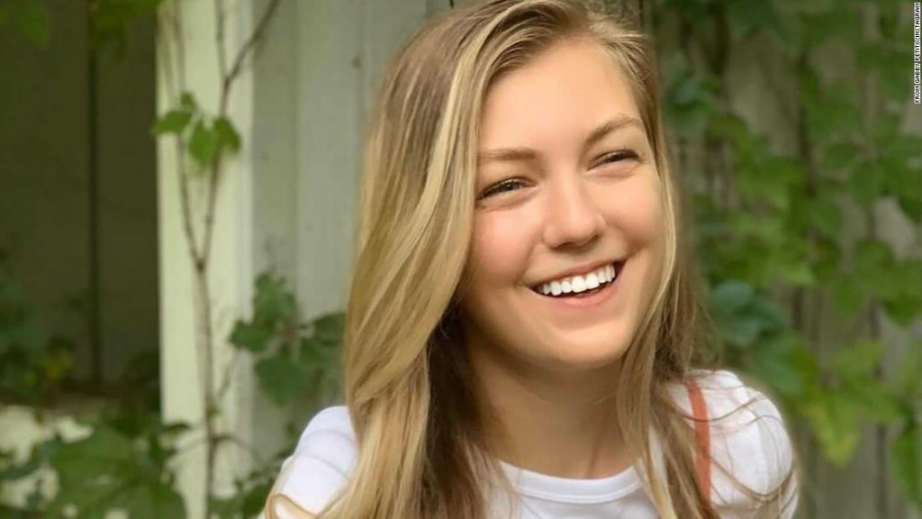 Pictures Of Gabby Petito And Her Boyfriend/fiance Before Her Disappearance