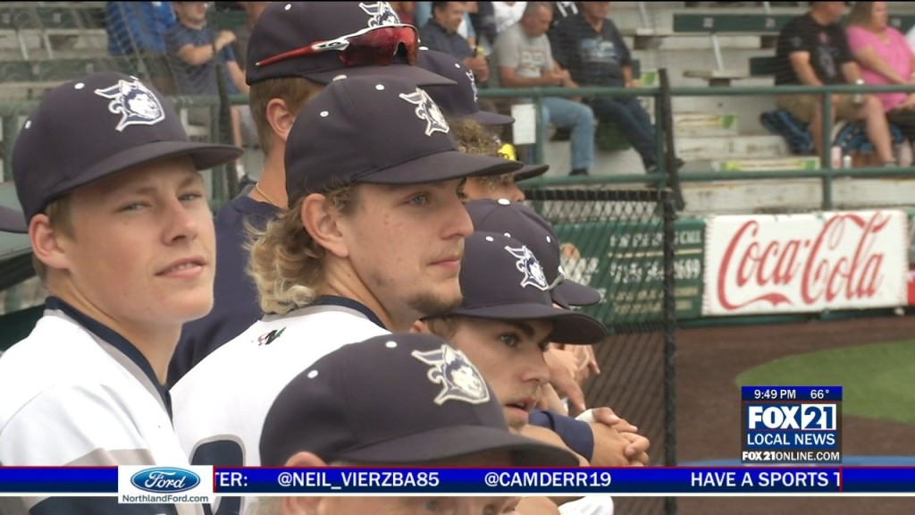 Huskies Fall In Title Game