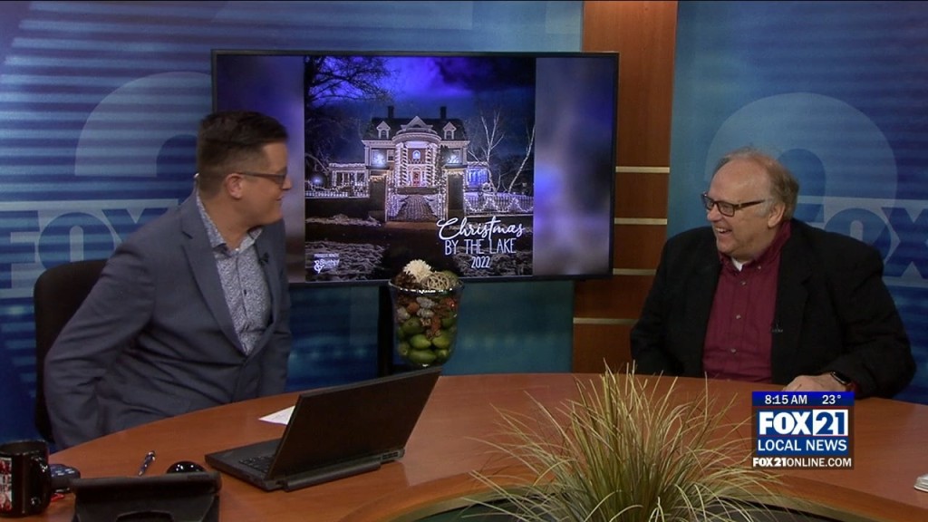 Christmas By The Lake