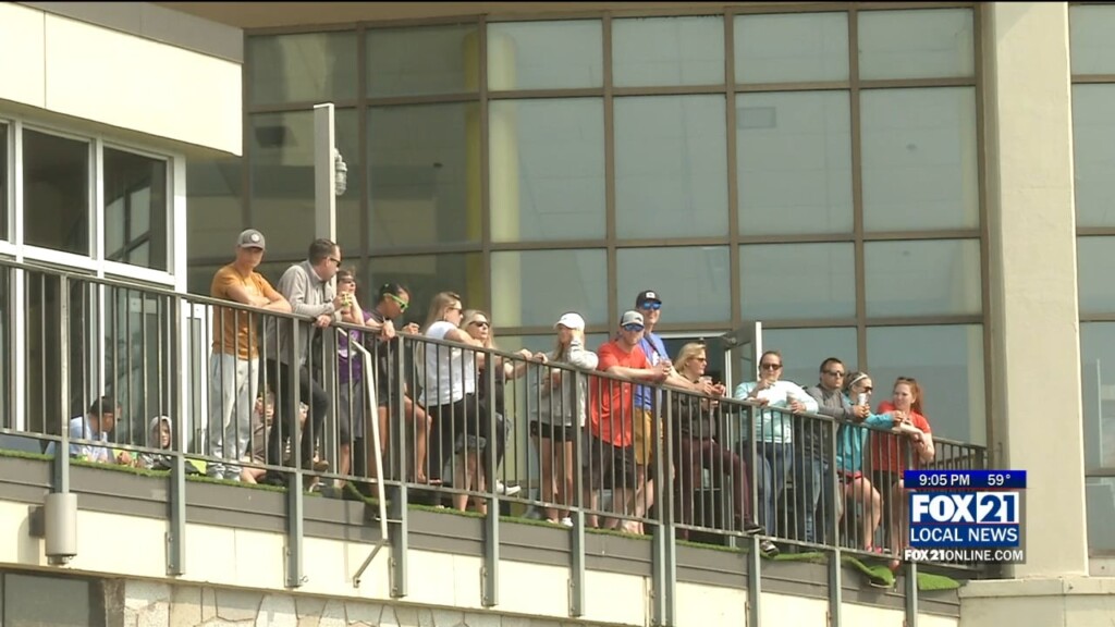 Grandmas Decc Watching Racers