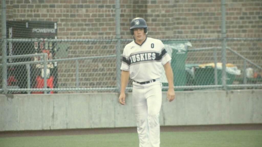 Duluth Huskies Defeat Thunder Bay Border Cats