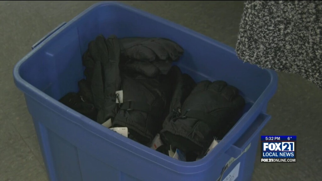 Chum Gloves And Hats