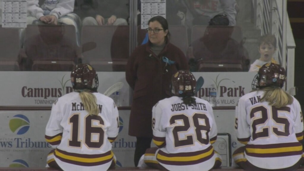 UMD women's hockey