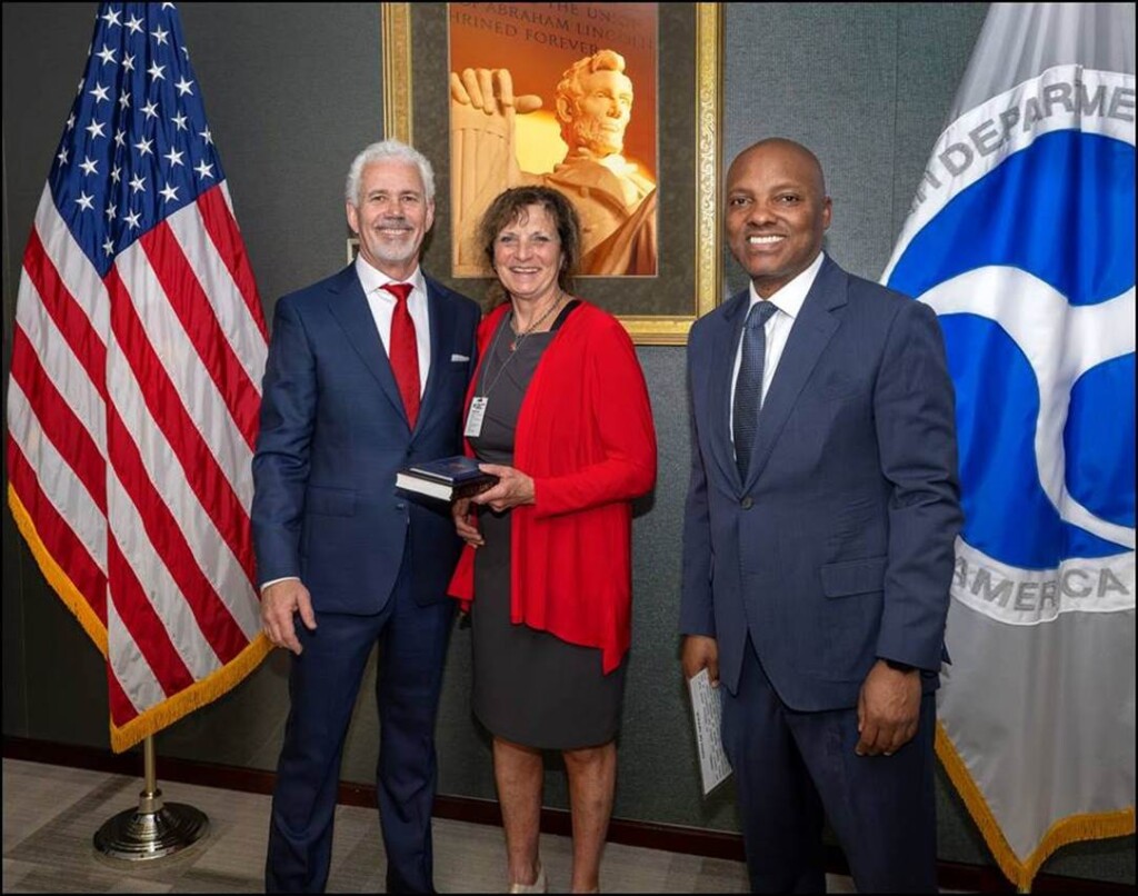 Mike McCoshen (left) and his wife Julie McCoshen as he was officially sworn in as 12th Administrator of the Great Lake St. Lawrence Seaway Development Corporation by USDOT Deputy Assistant Secretary Keith Washington (right)