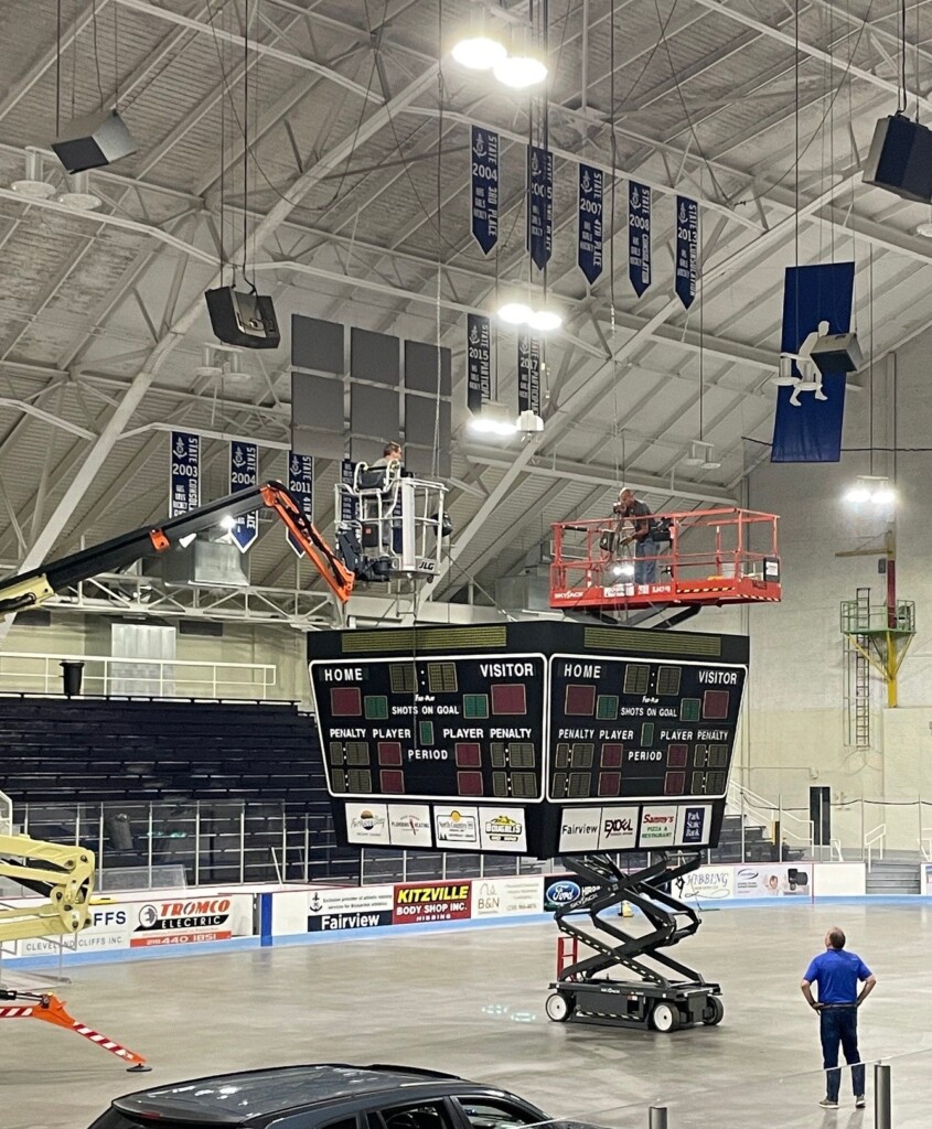 Memorial Building Arena Scoreboard Takedown