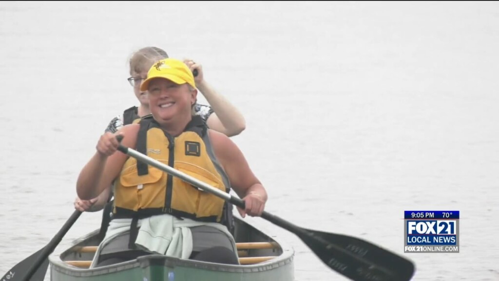 Uw Superior Hosts "paddle And Pause" Community Mindfulness Event