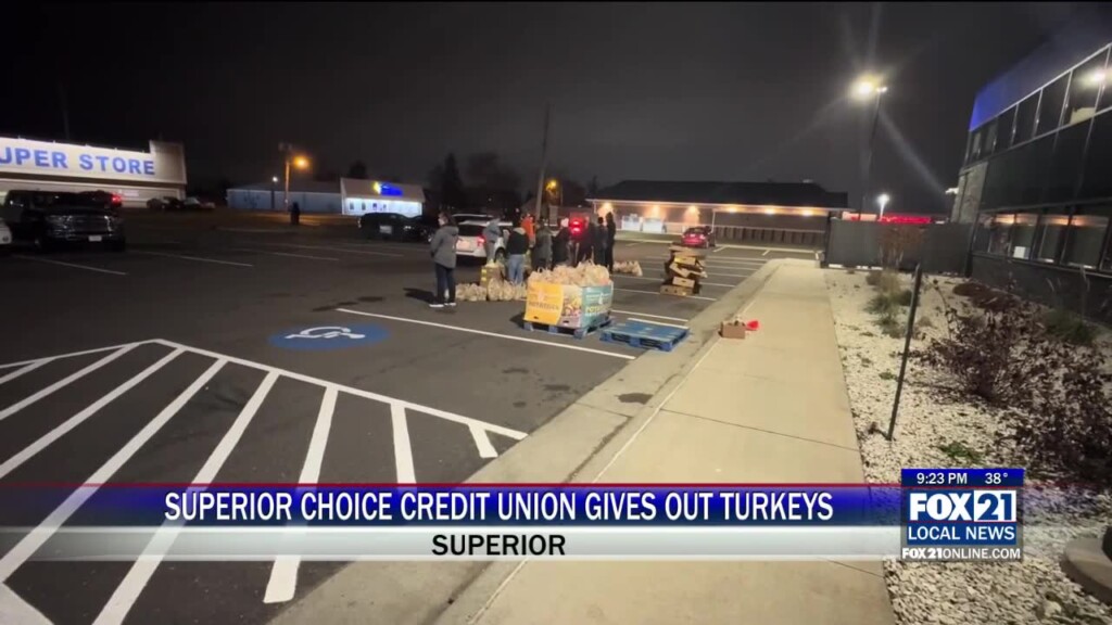 Superior Credit Union Gives Out Turkeys