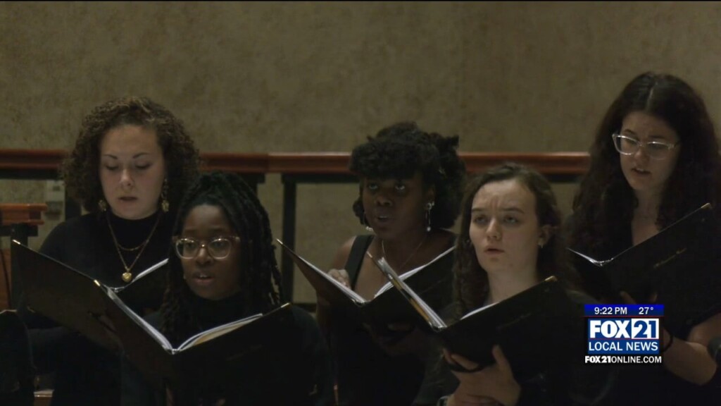 Uw Superior Music Celebrates Annual "season Of Song" Holiday Concert