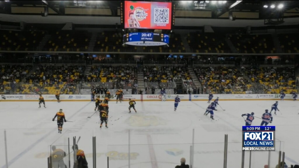 Players Compete For Final Roster Spots At World Juniors Pre Tournament Series