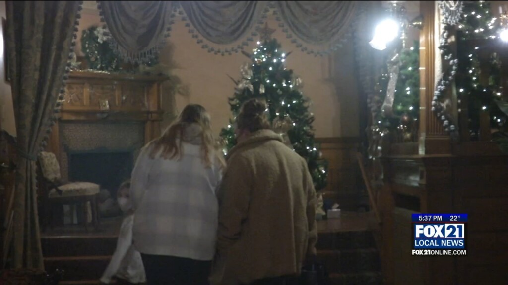 Fairlawn Mansion Begins Holiday Tours