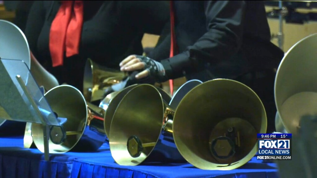 Strikepoint Handbell Ensemble Rings In The Holiday Spirit