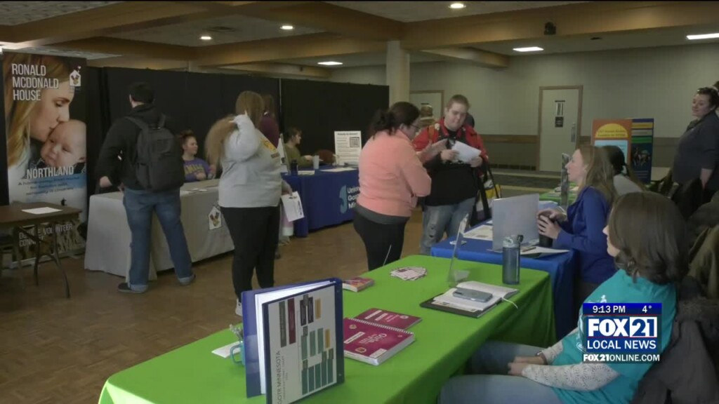 Students Explore Opportunities At Spring Volunteer Fair